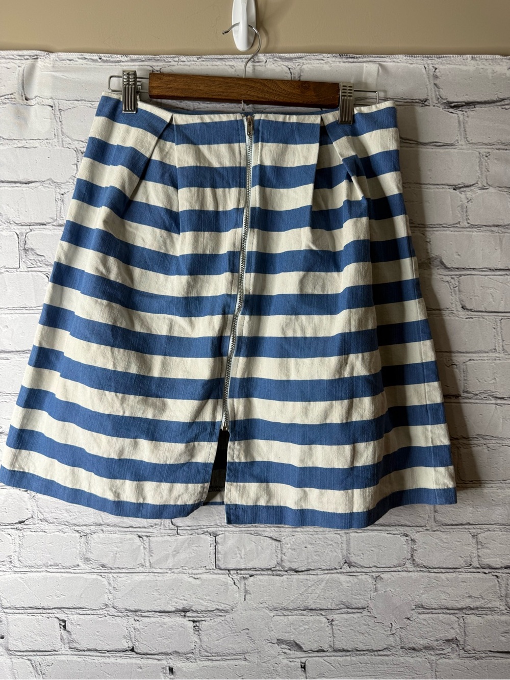 Mebon by machine Jean Striped Blue and White Zip-Front Skirt medium